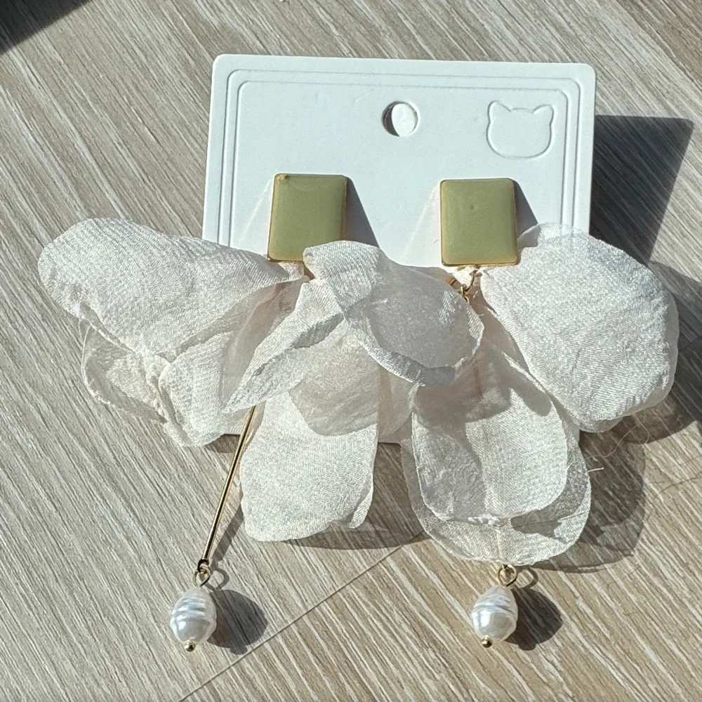 Floral Petal Drop Tassel Drop Earrings NEW 🏷️